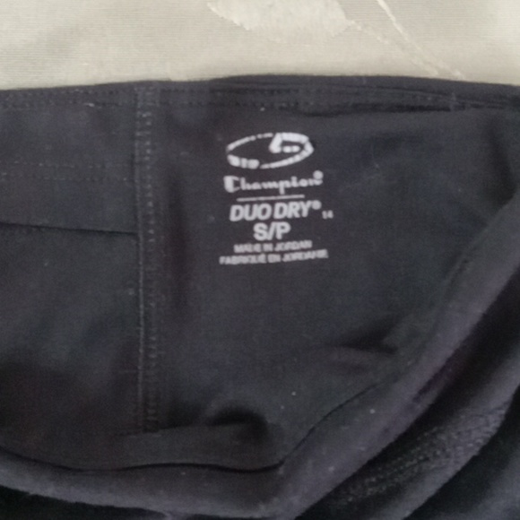 THREE PIECES OF KIDS CLOTHES - Picture 3 of 9